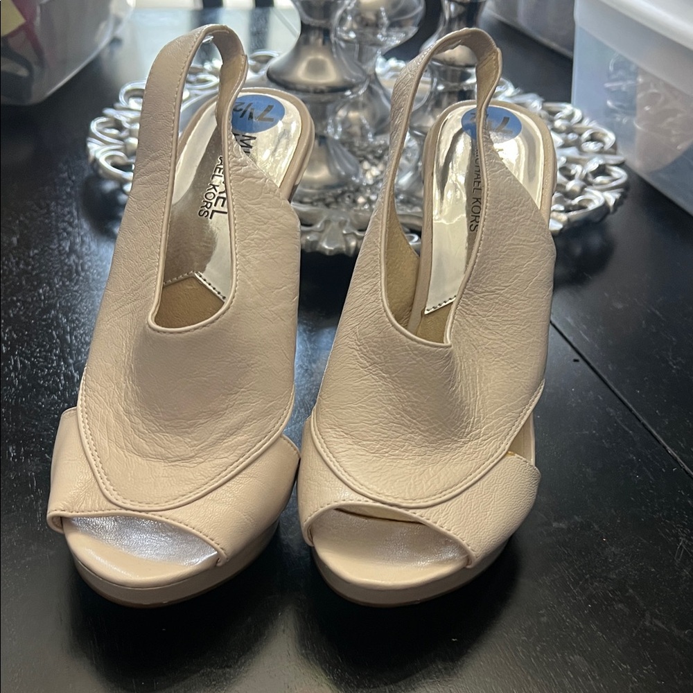Michael Kors Elegant Cream Slingback Heels